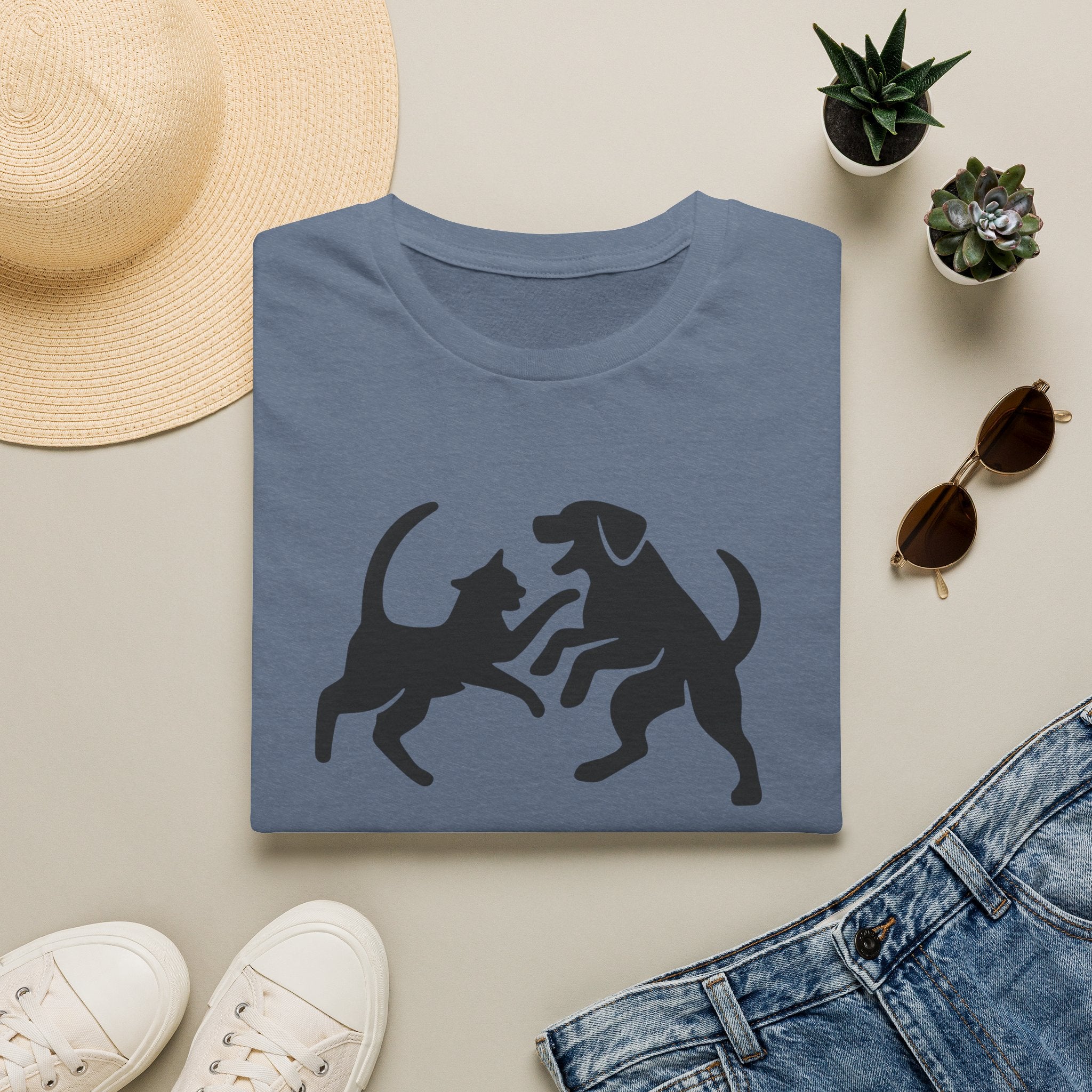 Cat and dog fight T-Shirt