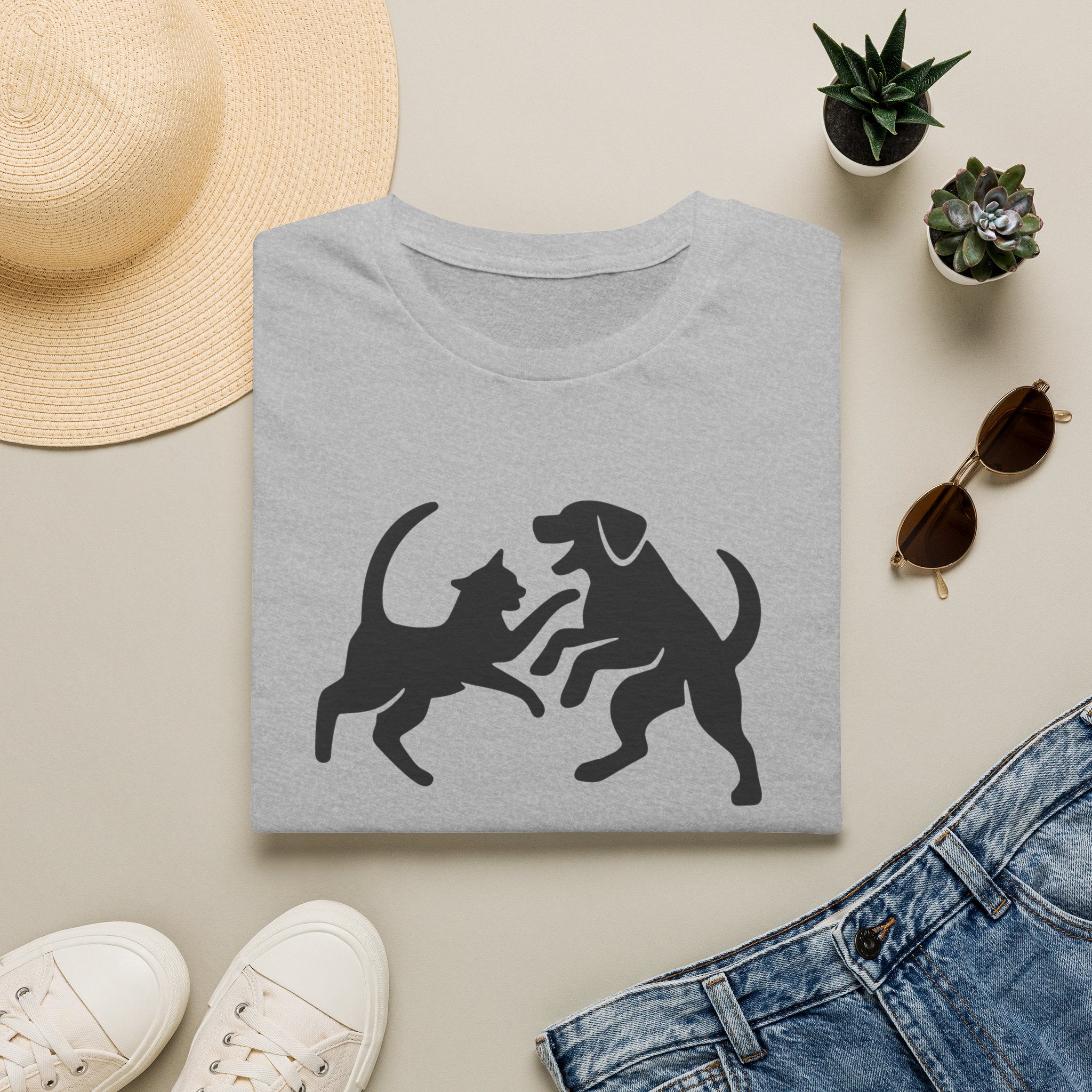 Cat and dog fight T-Shirt